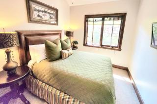 Charming Home, walkable to lifts - 5