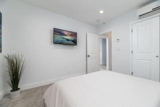 Bayshore Breeze Free Parking 1 - Fort Lauderdale - 1