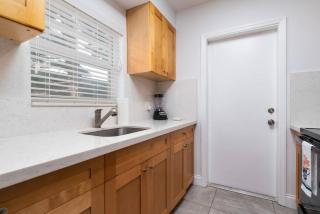 Bayshore Breeze Free Parking 7 - Fort Lauderdale - 4