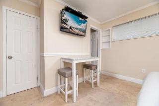 Ocean Breeze Free Parking Apt 2 - Fort Lauderdale - 6