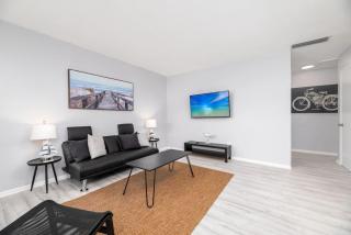 Short Walk to Wilton Drive Apt2 - Fort Lauderdale - 2