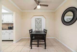 Short Walk to Wilton Drive Apt3 - 2