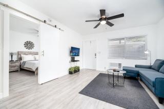 Comfy Condos at Middle River Apt 1 - 6