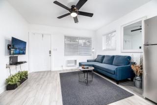 Comfy Condos at Middle River Apt 1 - 3