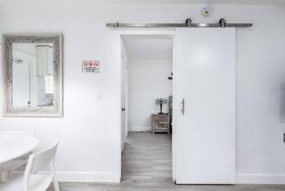 Comfy Condos at Middle River Apt 2 - 3