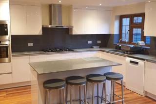 Luxury London House Sleeps x 16, Free Parking, Free Wifi, Garden Patio, Close to tube line easy access to Central London - Ilford - 5