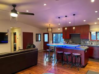 Enchanted Pines Retreat 2BR 2BA Vacation Haven in Forested Flagstaff - Mountainaire - 7