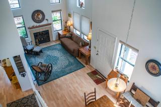 Spring Meadows Marvelous & Bright Town Home - Close to Foxglenn Park and Country Club! - 8