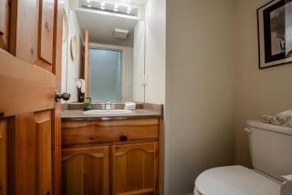 2BR in Valhalla, Whistler Village, Complex Hot Tub, Gas Fireplace, Parking, Gondola Shuttle - 2