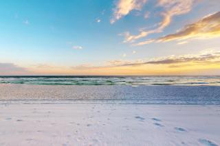 Venus, Unit 215B - 8