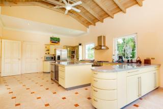 Exclusive Villa at Hideaway Beach - 5