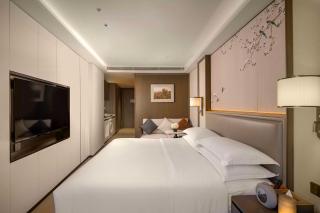 Yuexiu Hotel Guangzhou,Curio Collection by Hilton-Free shuttle between hotel and Exhibition Center during Canton Fair & Exhibitor Registration Counter - Canton - 4