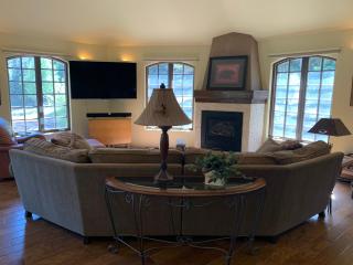Brown Bear Lodge - - Red River - 5