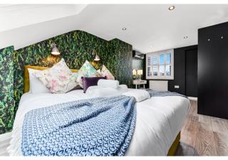 Earth Tones & Greenery: 4BR Flat Sleeps 8 - London - 6
