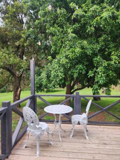 Daylesford - Frog Hollow Estate -THE COTTAGE - enjoy a relaxing and romantic night away in our gorgeous little one Bedroom ROMANTIC COTTAGE under the apple tree with water views - Daylesford - 4