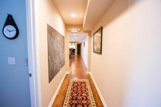Charming Apartment on Oak - 2