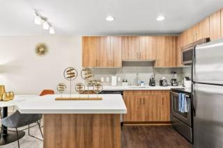 The Moonstone - Cozy Marina side Garden View Pool and Gym - 4