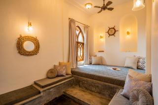 ELIVAAS 4 BHK with Pvt Pool & Media Room - Samukha by Aranayam - 1