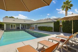 2 Pools So Cool - Meredith Lodging - Palm Springs - 4