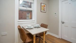 Queens Large 2 BDR & 1 BDR Apartments by Belfast City Breaks - Belfast - 6