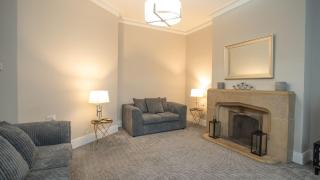 Queens Large 2 BDR & 1 BDR Apartments by Belfast City Breaks - Belfast - 1