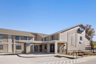 Travelodge by Wyndham Dexter - Dexter - 9