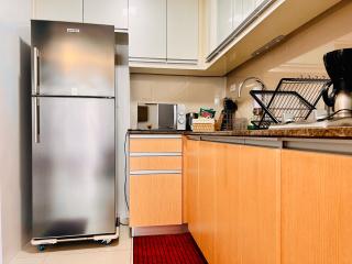 BGC Luxury Condo - Pool, Wi-Fi, City View - Suite 14 - Manille - 7