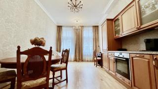 Stylish riverside apartment - Prague - 9