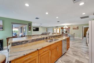 Riverside Villa w Private Pool - Clearwater - 2
