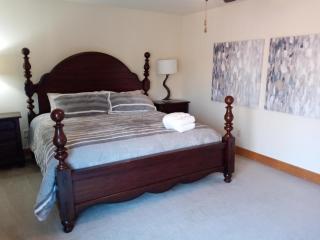 New! Peaceful Mountain Views, Deck, Trails Nearby - Swiss - 9