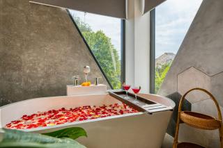 650m to Perenenan beach! Lux 4bd villa with rooftop - 5