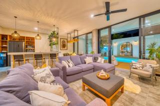650m to Perenenan beach! Lux 4bd villa with rooftop - 9