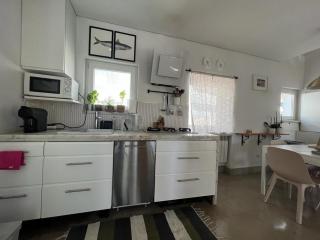 Historic Center Sunny Apartment - 6