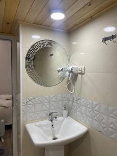 Mamuka Chartolani Guesthouse - Mestia - 1