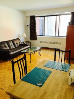 Stylish Montreal Apartment: Comfortable Stay in the Golden Square Mile - Montreal - 0