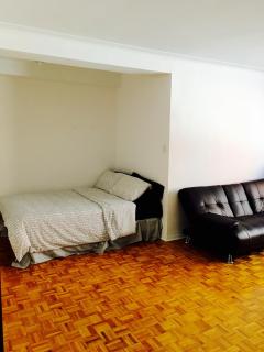 Stylish Montreal Apartment: Comfortable Stay in the Golden Square Mile - 9