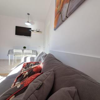 Flowers & Green 2 Bedrooms Apartment & Box Garage - Vlorë - 7