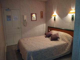 Hôtel Moderne - Prades-dʼAubrac - 1