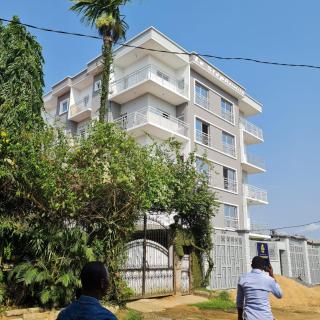 Magnifique Appartement Meublé Douala Kotto avec Groupe Electrogène et WiFi, Calme et Securisé - Douala - 4