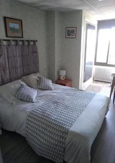 Hôtel Moderne - Prades-dʼAubrac - 0