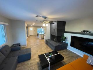 New Midtown Modern Home with Backyard (Unit A) - 3