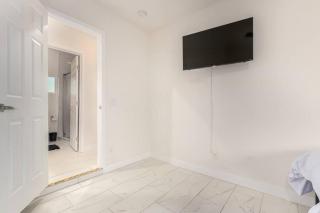 Your Downtown Home With California King Bed Unit A - Phoenix - 9