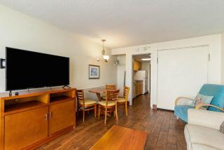 Oceanfront 1BR, Downtown, 4ppl - Myrtle Beach - 5