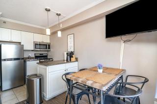 Relaxing 1 BR Oceanfront Condo North End of Myrtle- Offseason Escape - 2