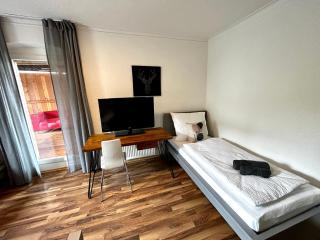 OhPardon! GAILDORF - Monteurwohnung im EG, Einzelbetten, Loggia & Garten - 1