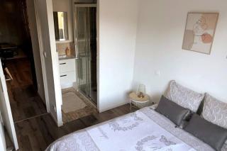 Logement à Brive près de la campagne et centre-ville, avec parking privé, climatisation, et double balcon privé - Brive-la-Gaillarde - 7