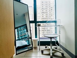 HUGE 2BR BGC Suite 70sqm, Perfect for 6, Balcony, Pool & Uptown Mall Connector, Ste 25 - Manila - 8