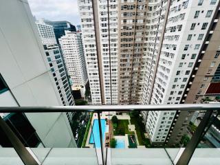 BGC Luxury Condo - Balcony, Pool, Wi-Fi, City View - Suite 25 - Manila - 2
