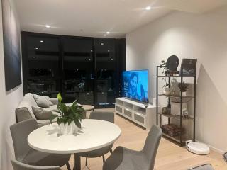 Luxury 3 Bed 2 Bath + car park at Melbourne Square - Melbourne - 9
