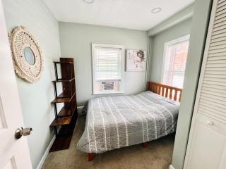 Ultra Modern - Entire 3 Bedroom Apartment - 5 min walk to the Beach - Wildwood - 5
